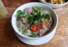 Die Geburt einer Nationallegende – Wie die Phở in die Garküchen von Hanoi kam